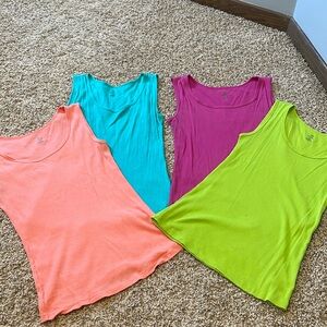 Set of 4 women’s tank tops
Bobbie Brooks size small
Blue, green, pink and salmon